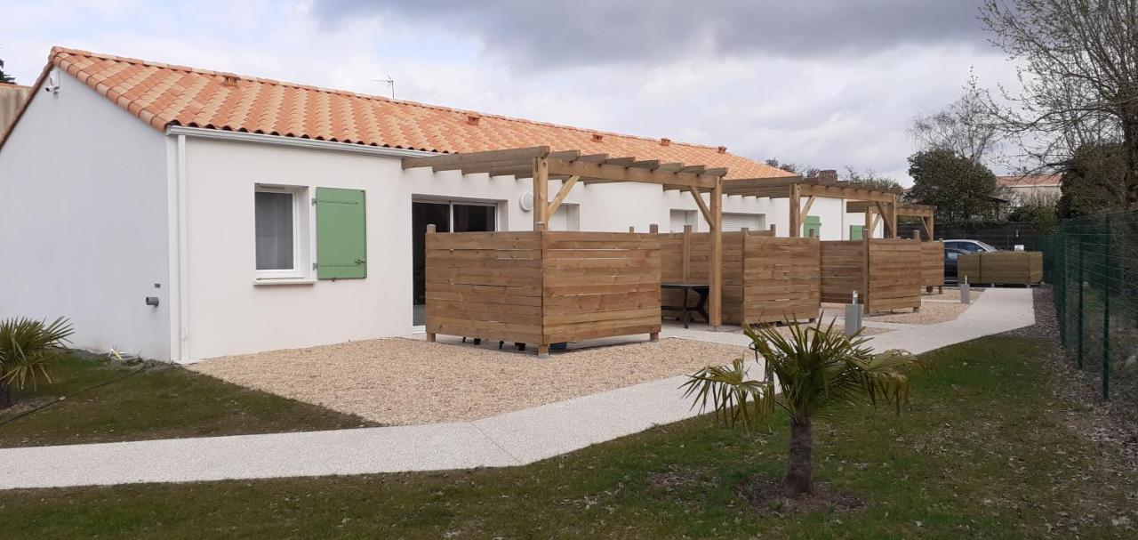Au Logis Des Muriers Vairé Exterior foto